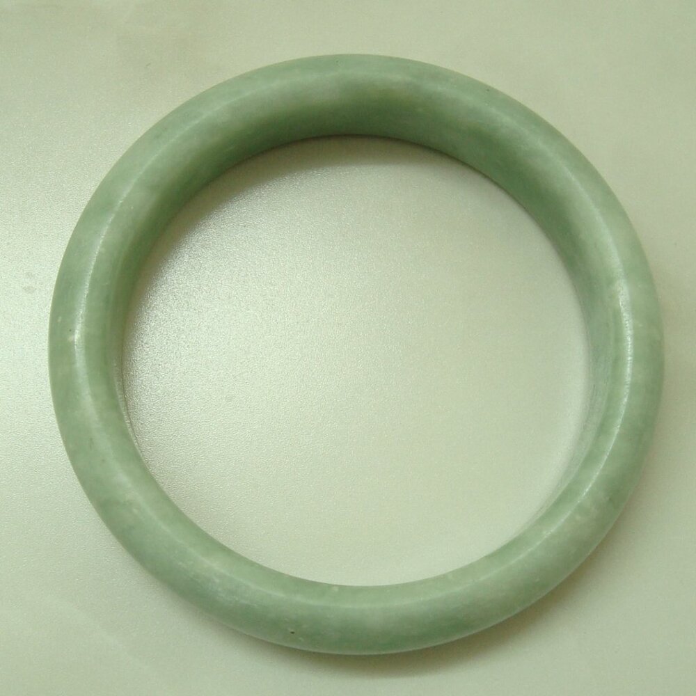 JADE BANGLE